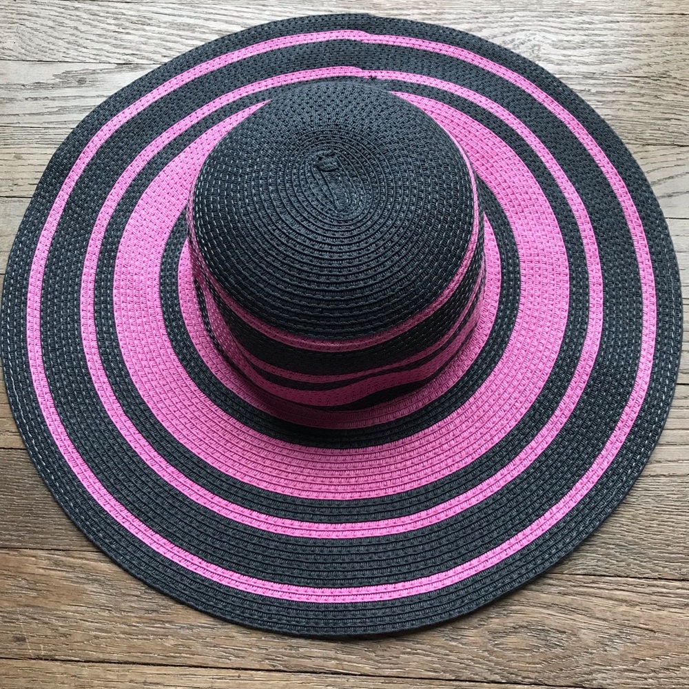 Victoria’s Secret Beach Hat
